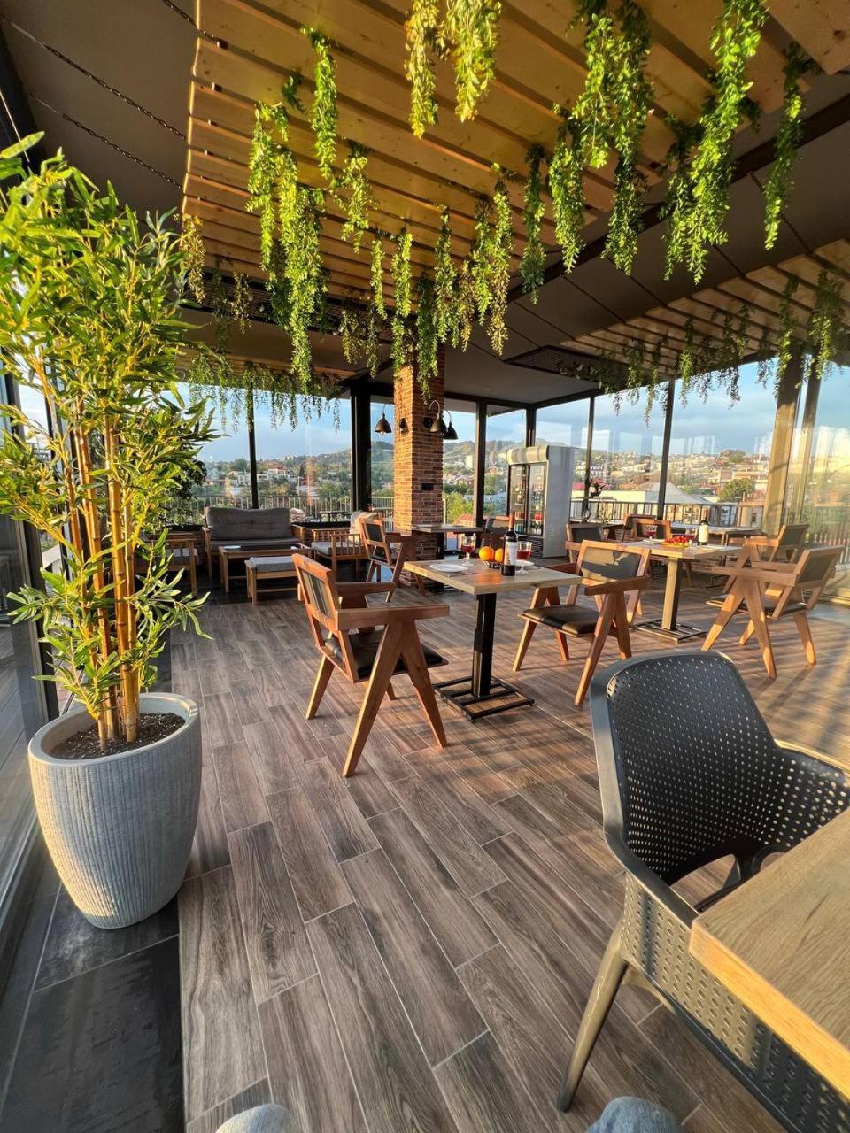 Hotel Livin Tbiliszi Kültér fotó