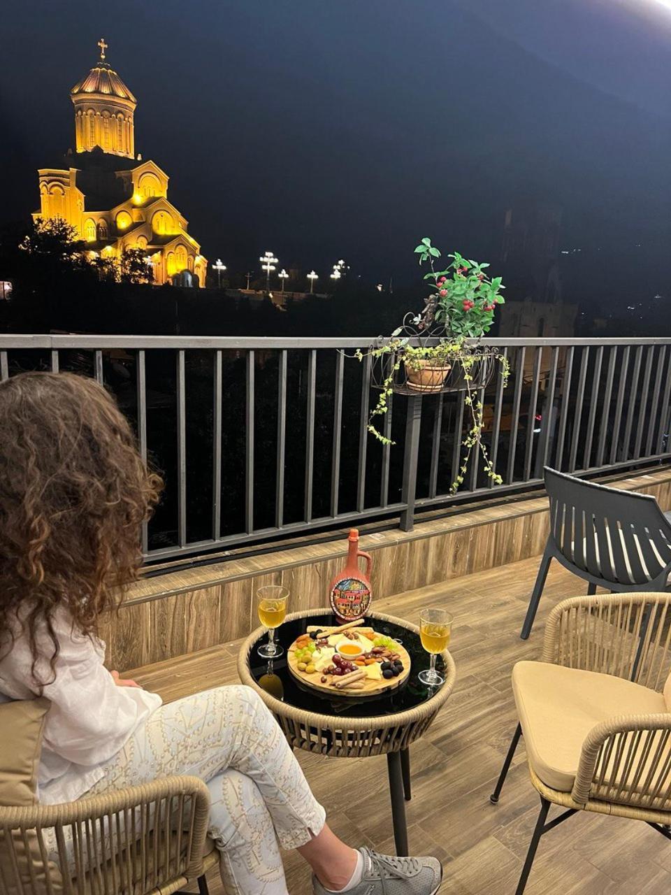 Hotel Livin Tbiliszi Kültér fotó