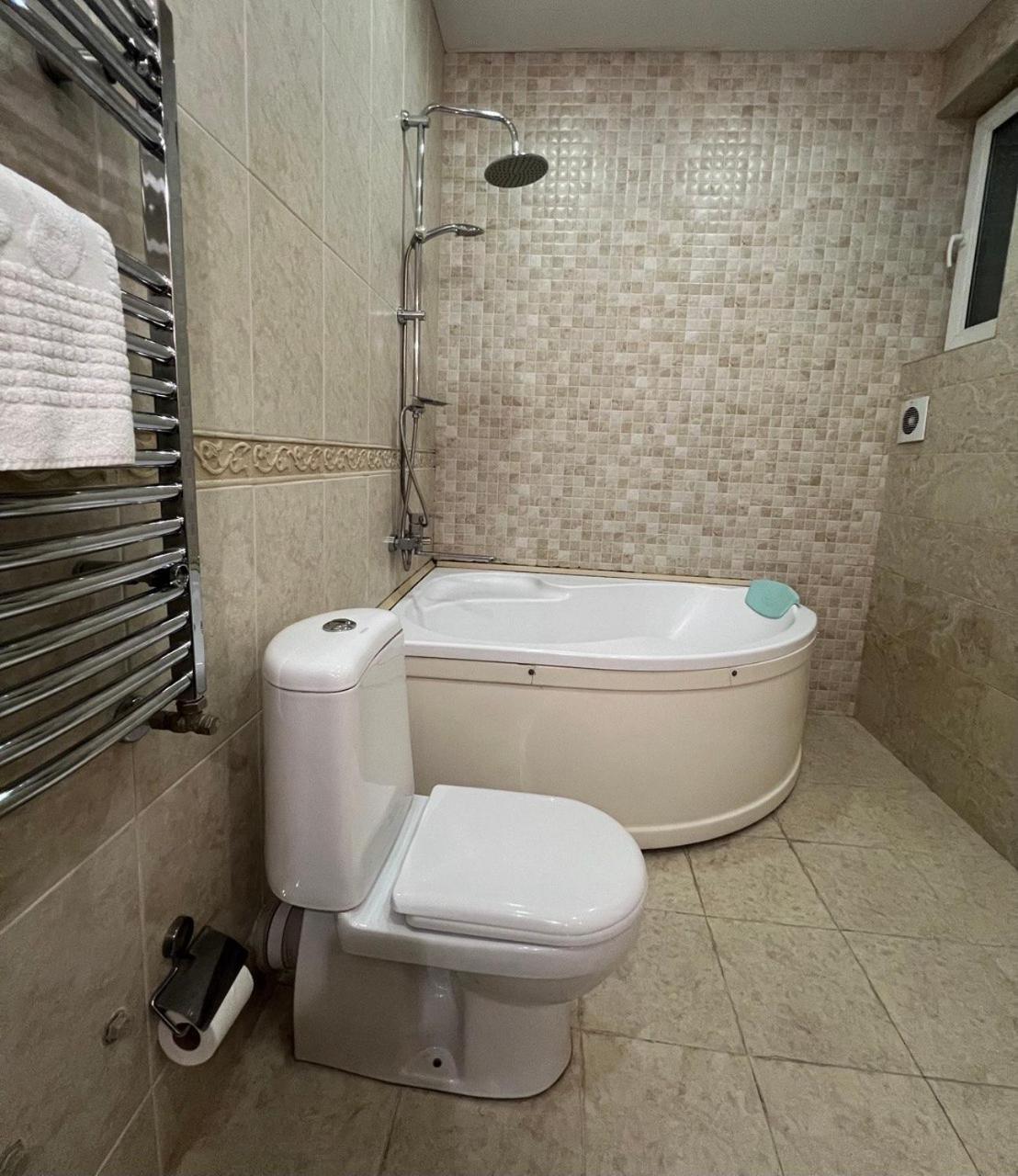 Hotel Livin Tbiliszi Szoba fotó