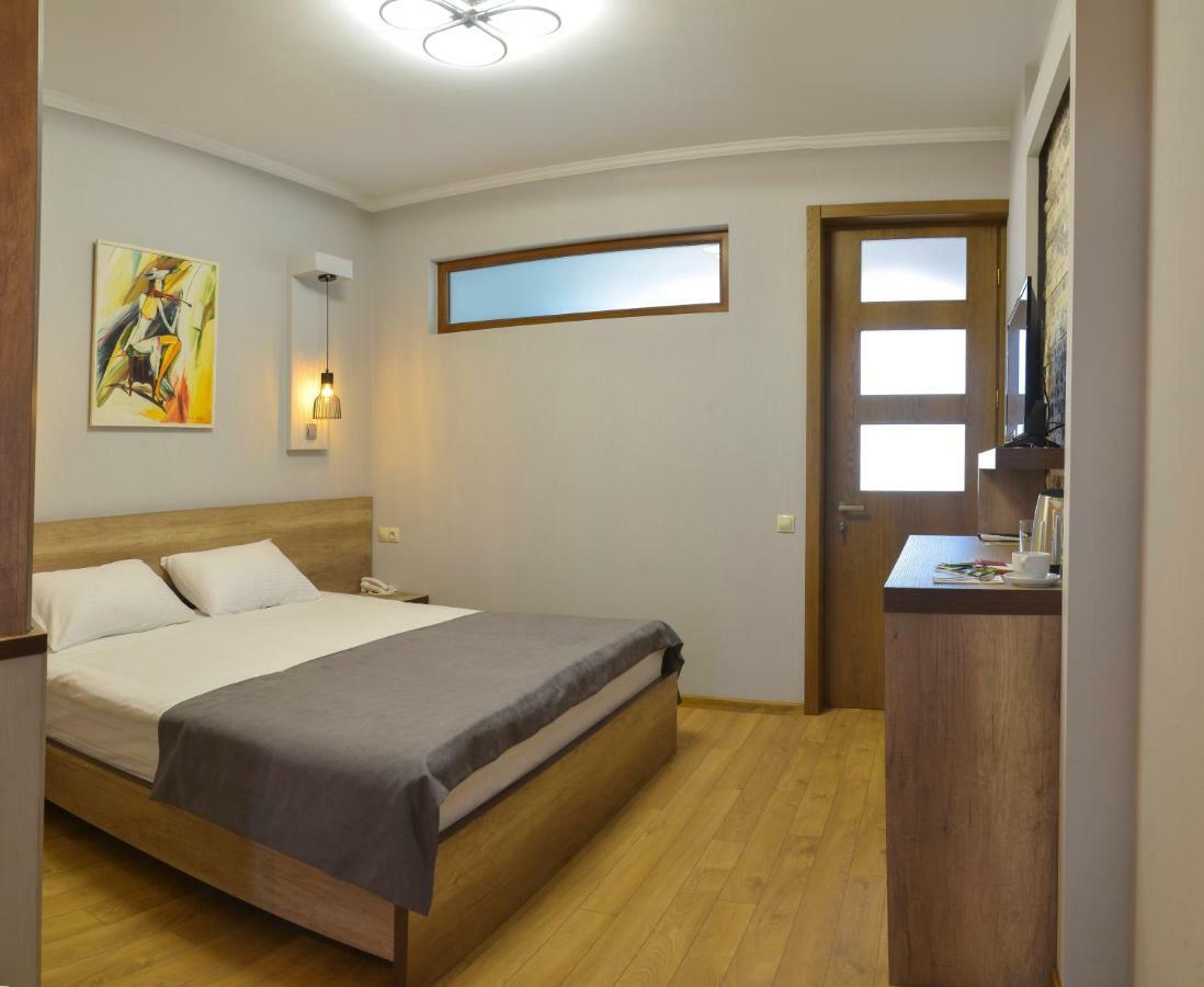 Hotel Livin Tbiliszi Kültér fotó