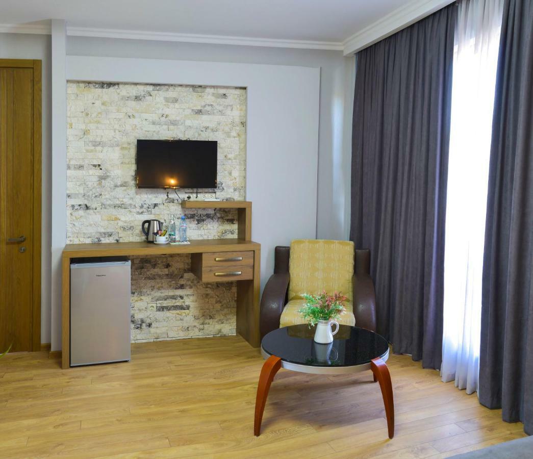 Hotel Livin Tbiliszi Kültér fotó