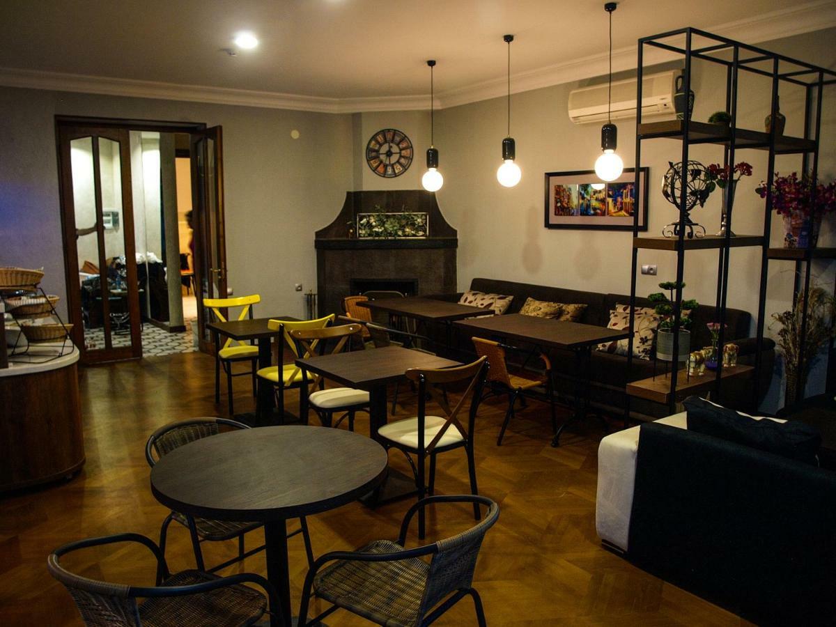 Hotel Livin Tbiliszi Kültér fotó