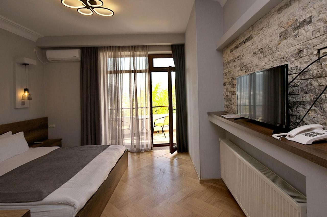 Hotel Livin Tbiliszi Kültér fotó