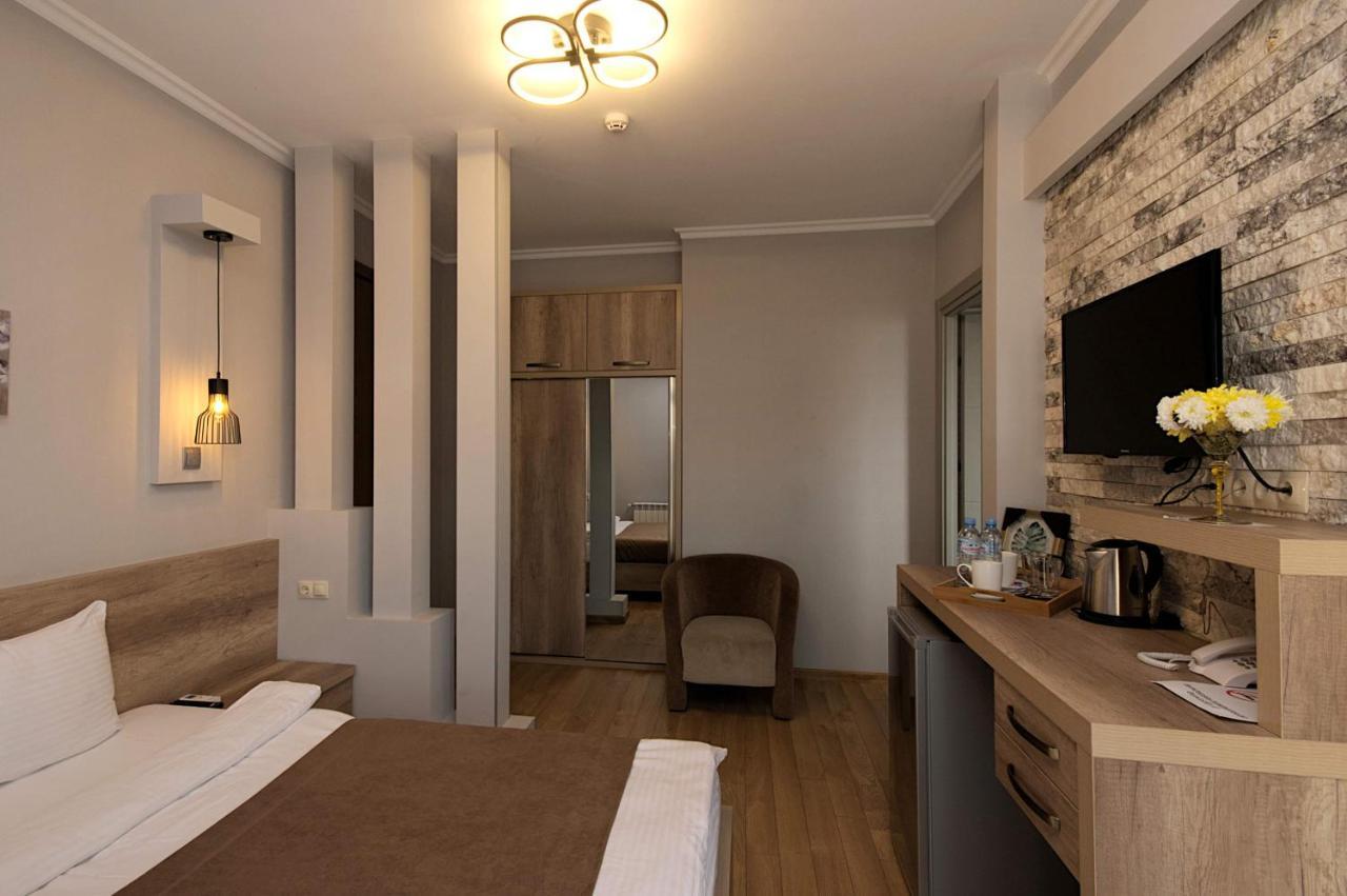 Hotel Livin Tbiliszi Kültér fotó
