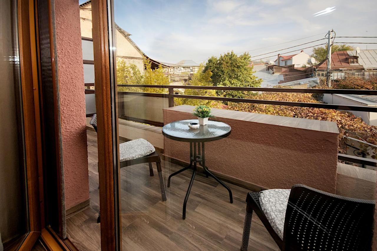 Hotel Livin Tbiliszi Kültér fotó