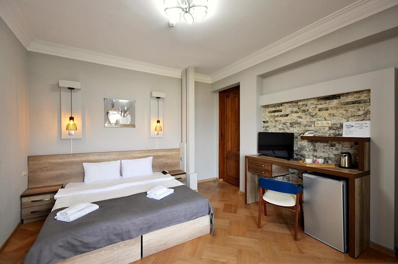 Hotel Livin Tbiliszi Kültér fotó